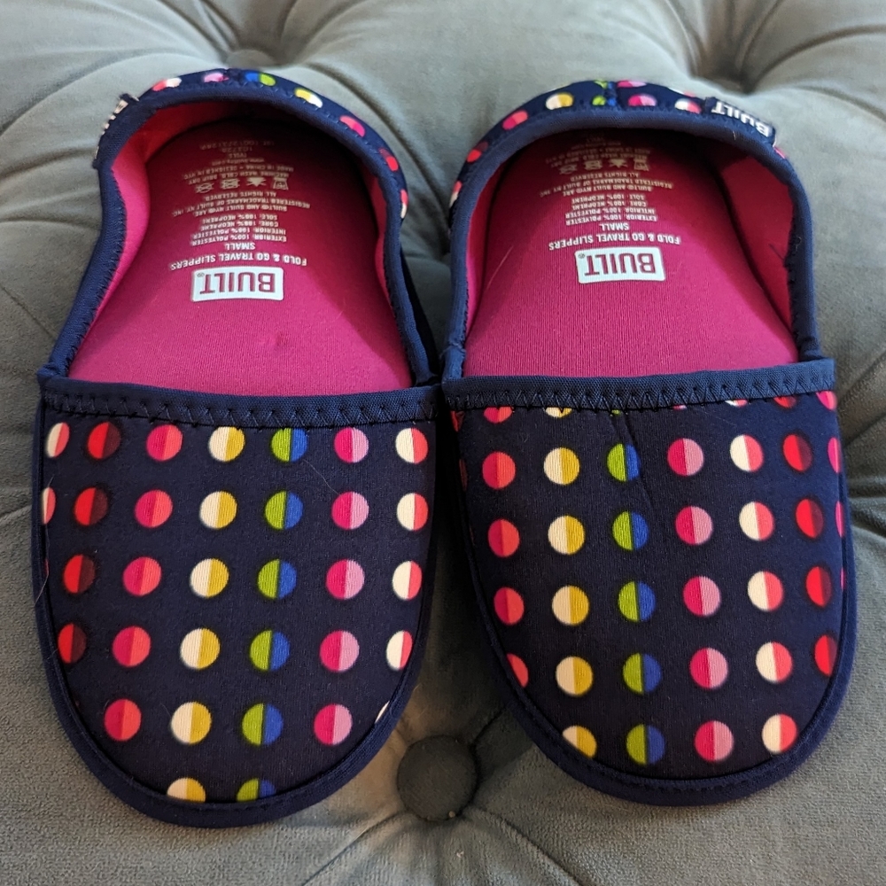 BUILT NY fold & go travel slippers S 6 7